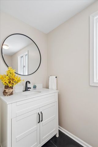 291 Lionel Road, Riverside, IL 60546