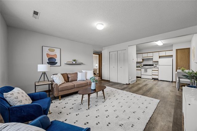 930B Boston Way 2, Coralville, IA 52241