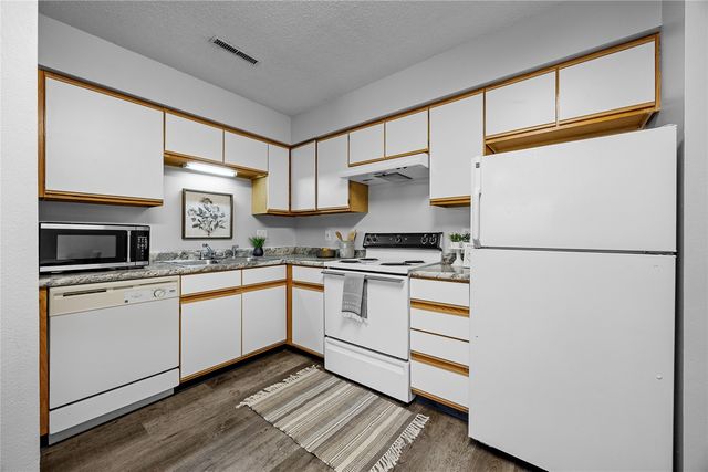 930B Boston Way 2, Coralville, IA 52241