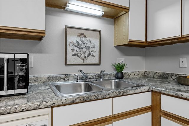 930B Boston Way 2, Coralville, IA 52241