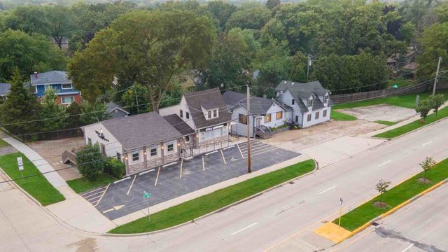 914 N Lake Street 3, Mundelein, IL 60060