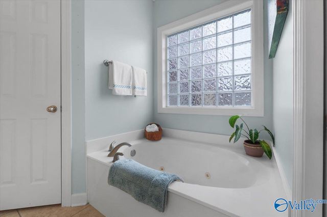 2901 Merwin Drive SE, Owens Cross Roads, AL 35763