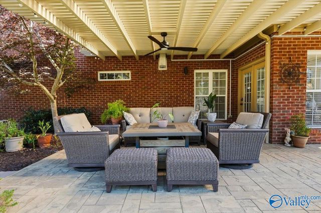 2901 Merwin Drive SE, Owens Cross Roads, AL 35763