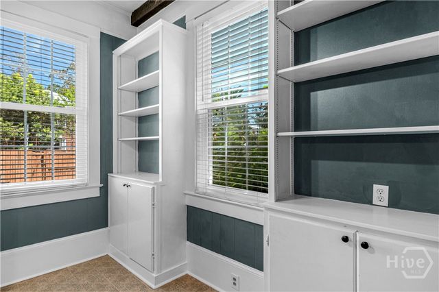 202 E 49th Street, Savannah, GA 31405