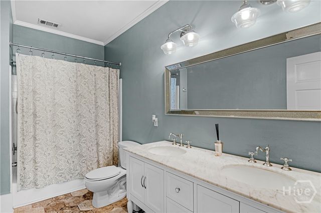 202 E 49th Street, Savannah, GA 31405