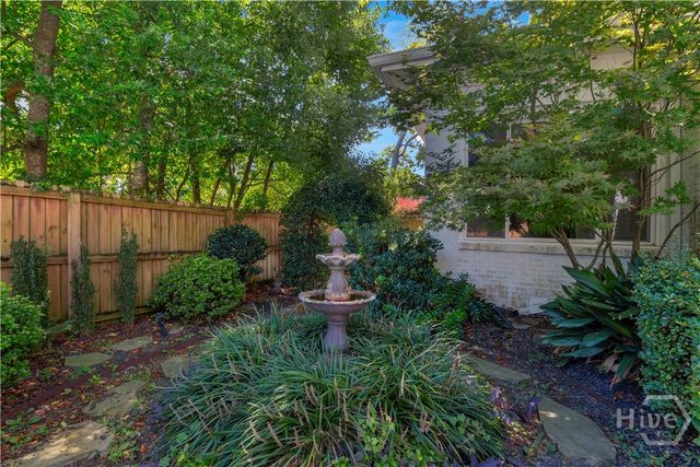 202 E 49th Street, Savannah, GA 31405