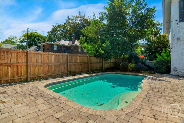 202 E 49th Street, Savannah, GA 31405