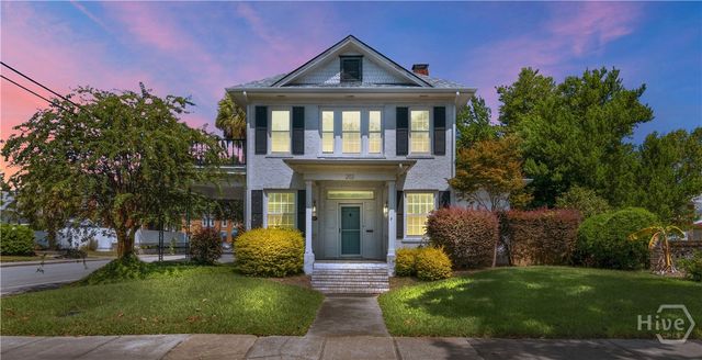 202 E 49th Street, Savannah, GA 31405