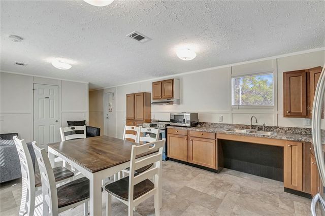 6560 W AVOCADO STREET, Crystal River, FL 34429