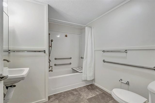 6560 W AVOCADO STREET, Crystal River, FL 34429