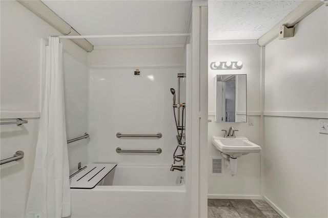 6560 W AVOCADO STREET, Crystal River, FL 34429