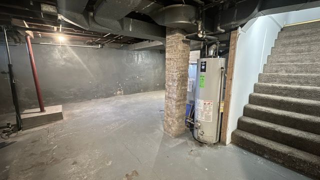 453 Addison Street, Elgin, IL 60120