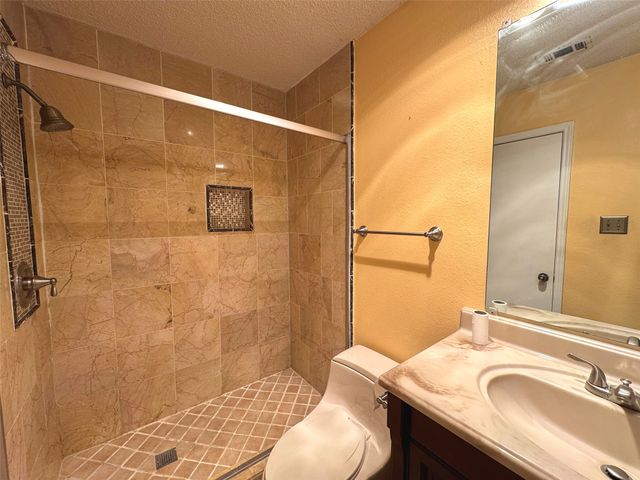 505 Valley Spring Drive, Arlington, TX 76018