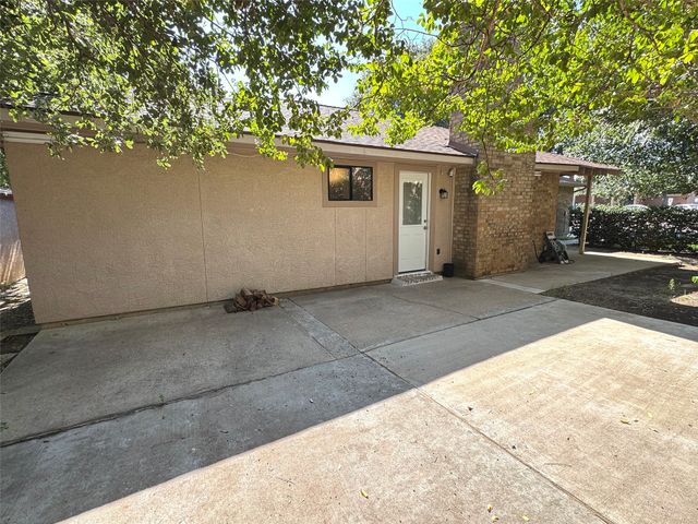 505 Valley Spring Drive, Arlington, TX 76018
