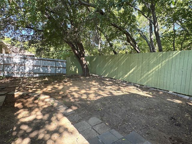 505 Valley Spring Drive, Arlington, TX 76018