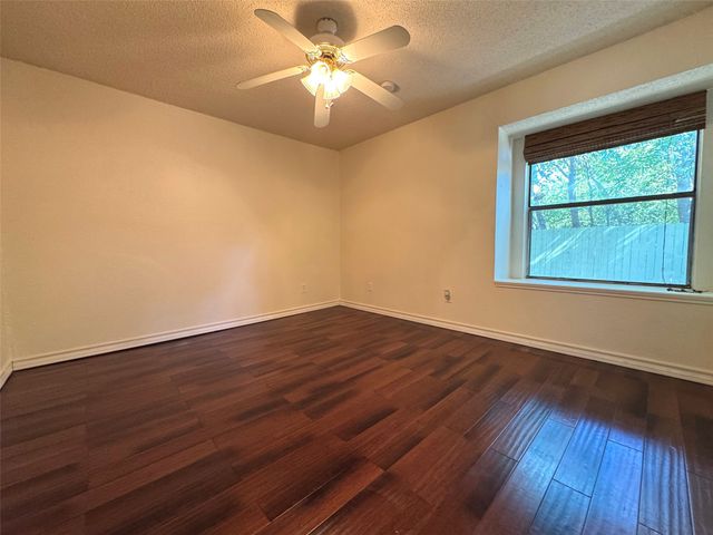 505 Valley Spring Drive, Arlington, TX 76018