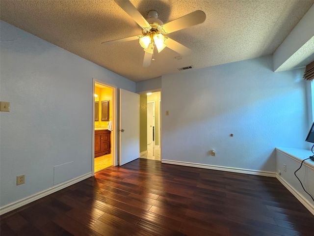 505 Valley Spring Drive, Arlington, TX 76018