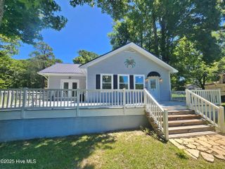 116 Vernelle Court, Sneads Ferry, NC 28460