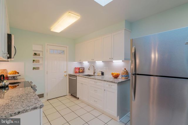 4920 BAFFIN BAY LN, Rockville, MD 20853