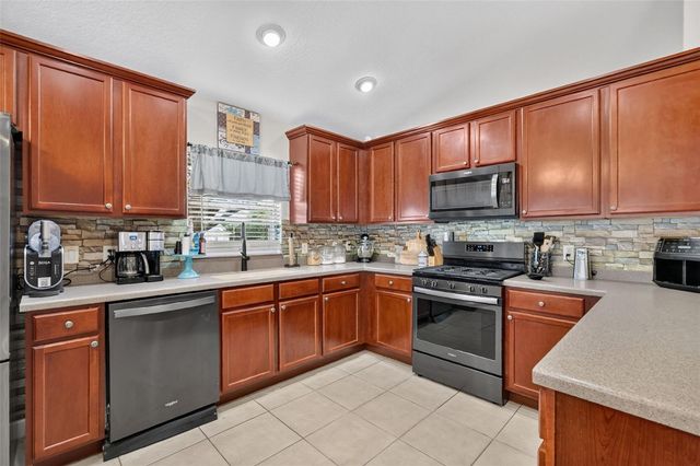 36809 MERIDIAN CIRCLE, Grand Island, FL 32735
