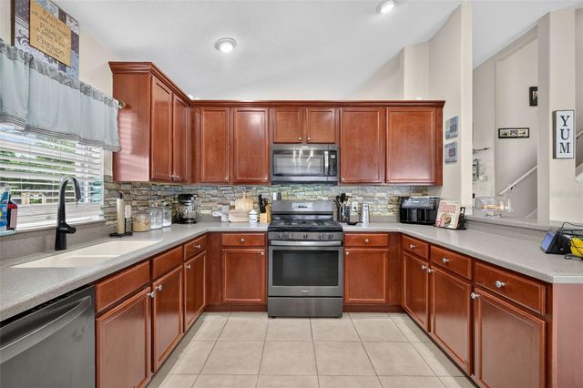 36809 MERIDIAN CIRCLE, Grand Island, FL 32735