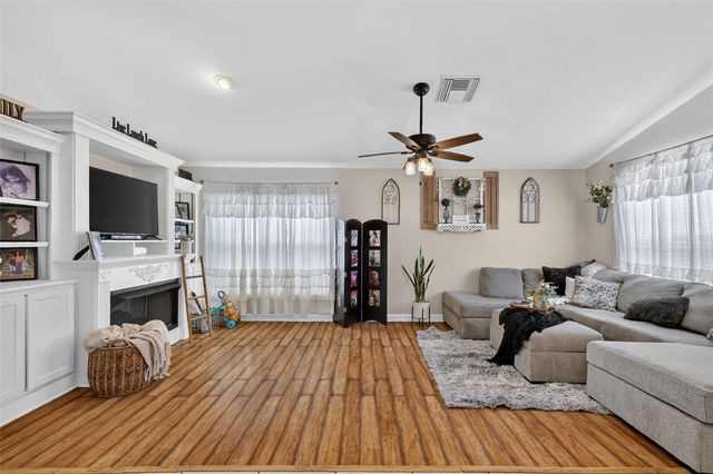 36809 MERIDIAN CIRCLE, Grand Island, FL 32735