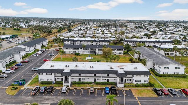 102 46TH AVENUE TERRACE W 402, Bradenton, FL 34207