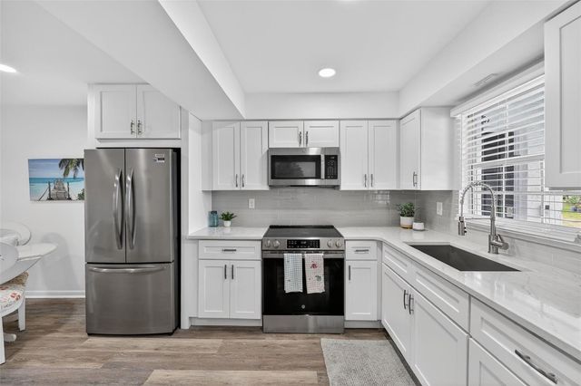 102 46TH AVENUE TERRACE W 402, Bradenton, FL 34207