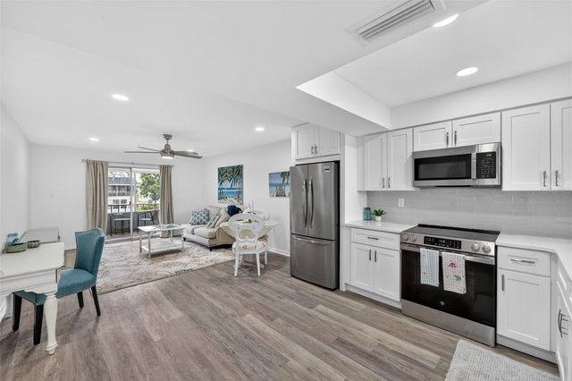 102 46TH AVENUE TERRACE W 402, Bradenton, FL 34207