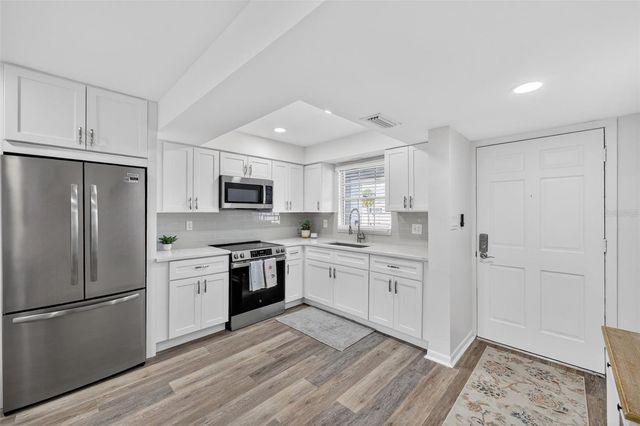 102 46TH AVENUE TERRACE W 402, Bradenton, FL 34207