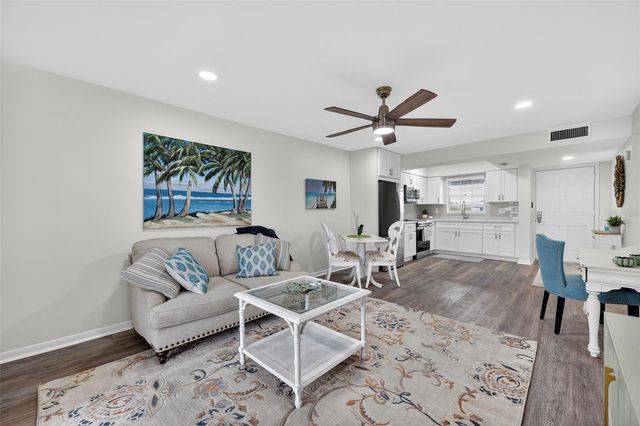 102 46TH AVENUE TERRACE W 402, Bradenton, FL 34207