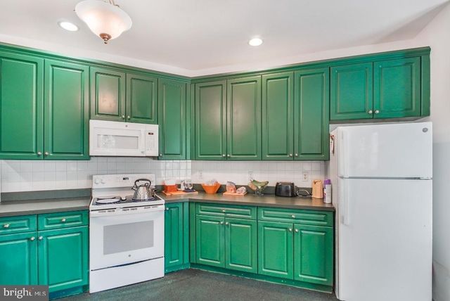 109 HUNTINGTON HILLS LN, Fredericksburg, VA 22401