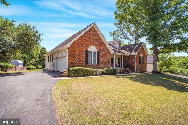 109 HUNTINGTON HILLS LN, Fredericksburg, VA 22401