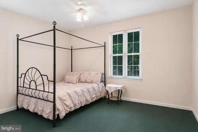 109 HUNTINGTON HILLS LN, Fredericksburg, VA 22401