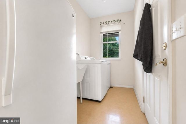 109 HUNTINGTON HILLS LN, Fredericksburg, VA 22401
