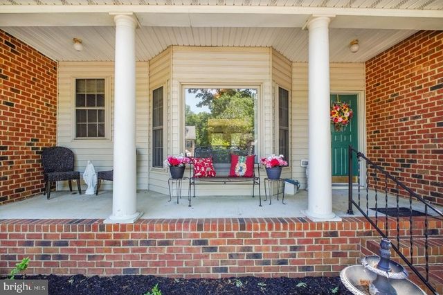 109 HUNTINGTON HILLS LN, Fredericksburg, VA 22401