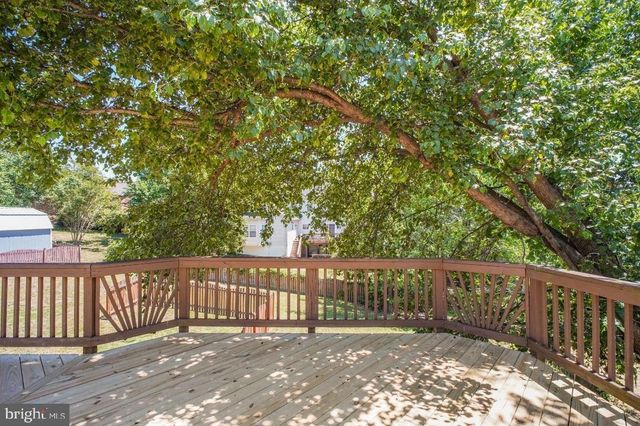 109 HUNTINGTON HILLS LN, Fredericksburg, VA 22401