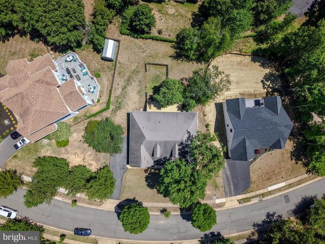 109 HUNTINGTON HILLS LN, Fredericksburg, VA 22401