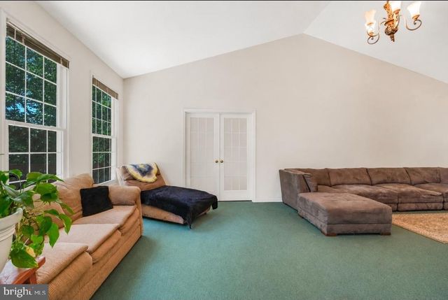 109 HUNTINGTON HILLS LN, Fredericksburg, VA 22401