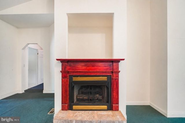 109 HUNTINGTON HILLS LN, Fredericksburg, VA 22401