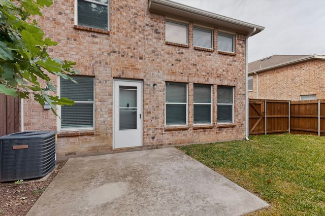 10122 Summit Run Drive, Frisco, TX 75035