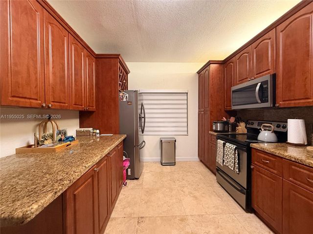 17262 NW 6th Ct, Pembroke Pines, FL 33029