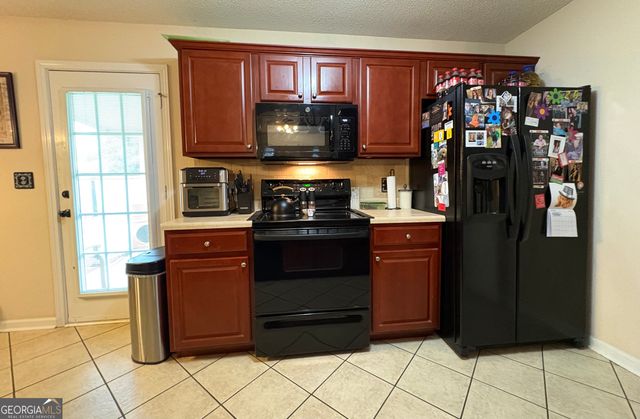 322 Manchester Lane, Byron, GA 31008
