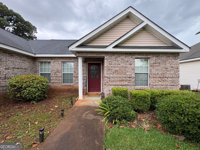 322 Manchester Lane, Byron, GA 31008