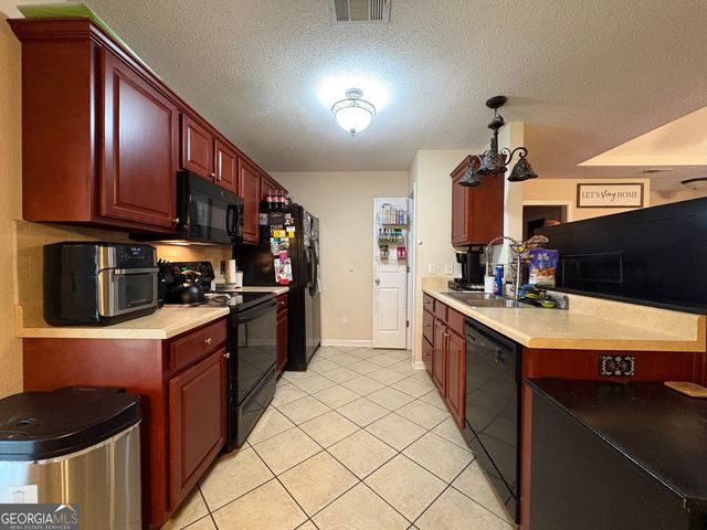 322 Manchester Lane, Byron, GA 31008