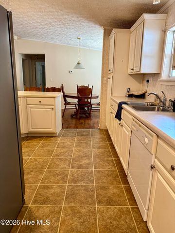 617 7th Street SE, Bolivia, NC 28422