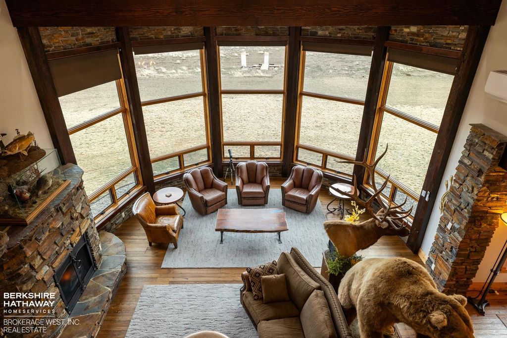 72 Big Creek Dr, Cody, WY 82414