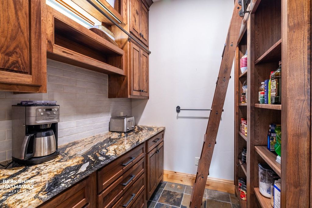 72 Big Creek Dr, Cody, WY 82414 photo 12