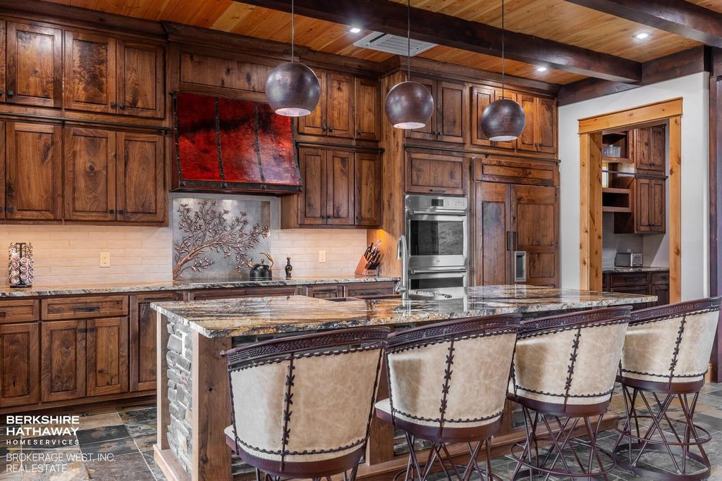 72 Big Creek Dr, Cody, WY 82414 photo 13