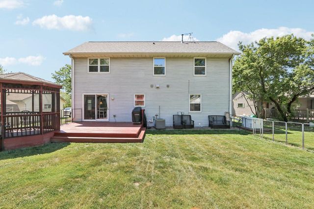 32 Hidden Creek VIEW, Hartford, WI 53027